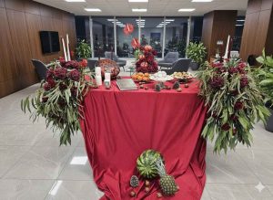 گل‌آرایی میز یلدای سازمانی